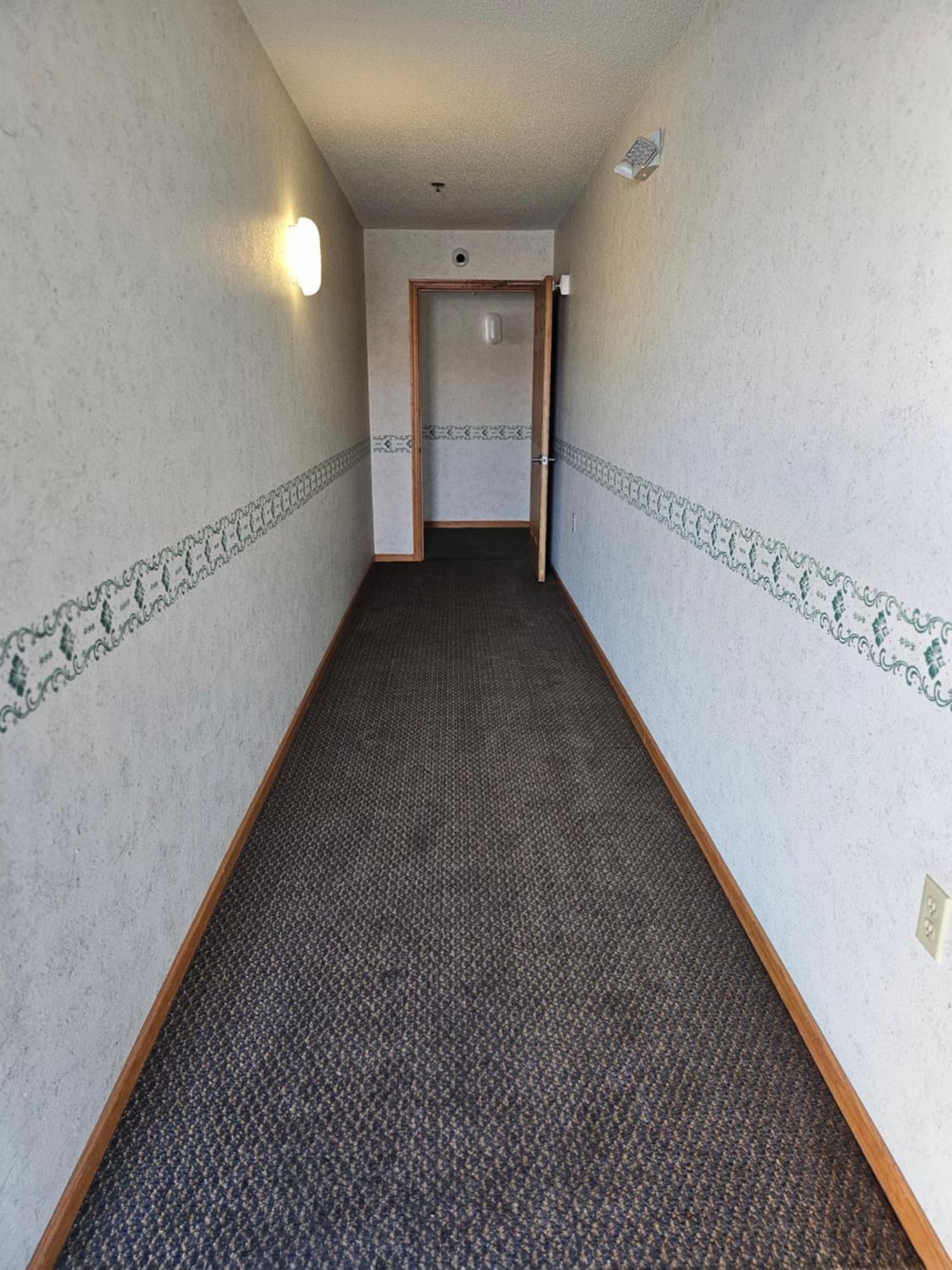 Lincoln Host Motor Inn Escanaba Exterior photo